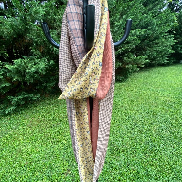 Accessories - Women’s lightweight scarves